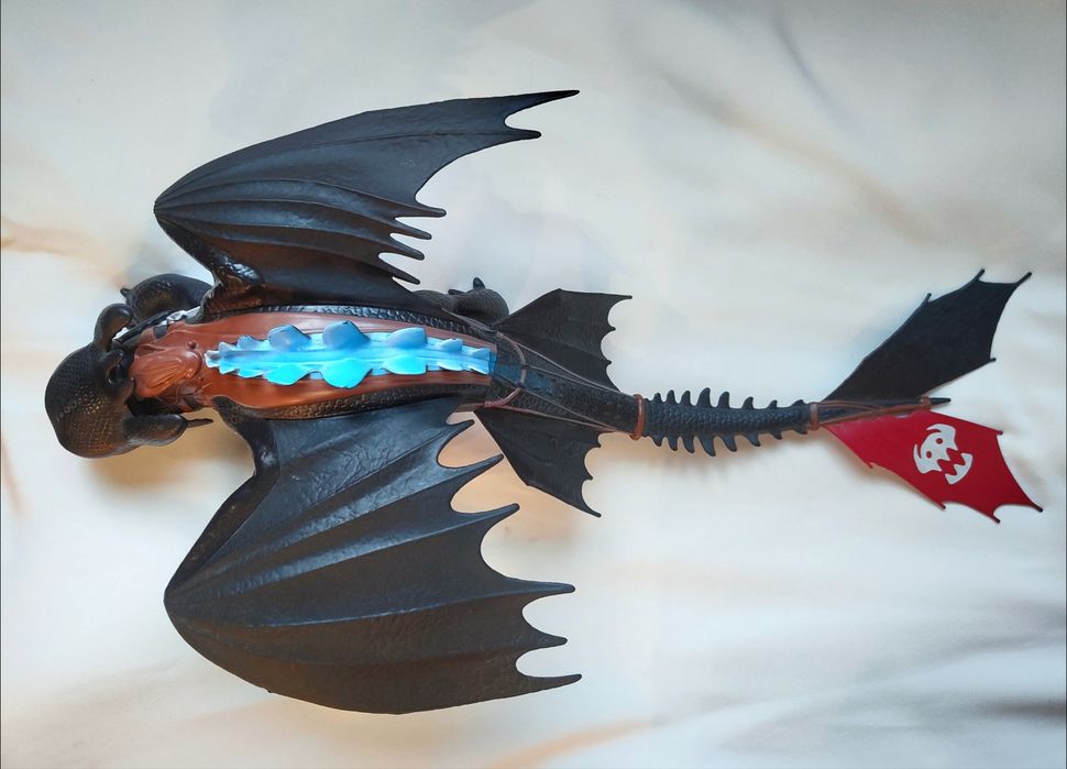 Фигурка ночной фурии Беззубик