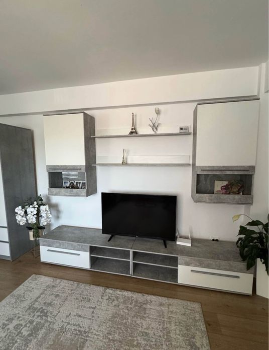 Mobila de sufragerie in stare impecabila!