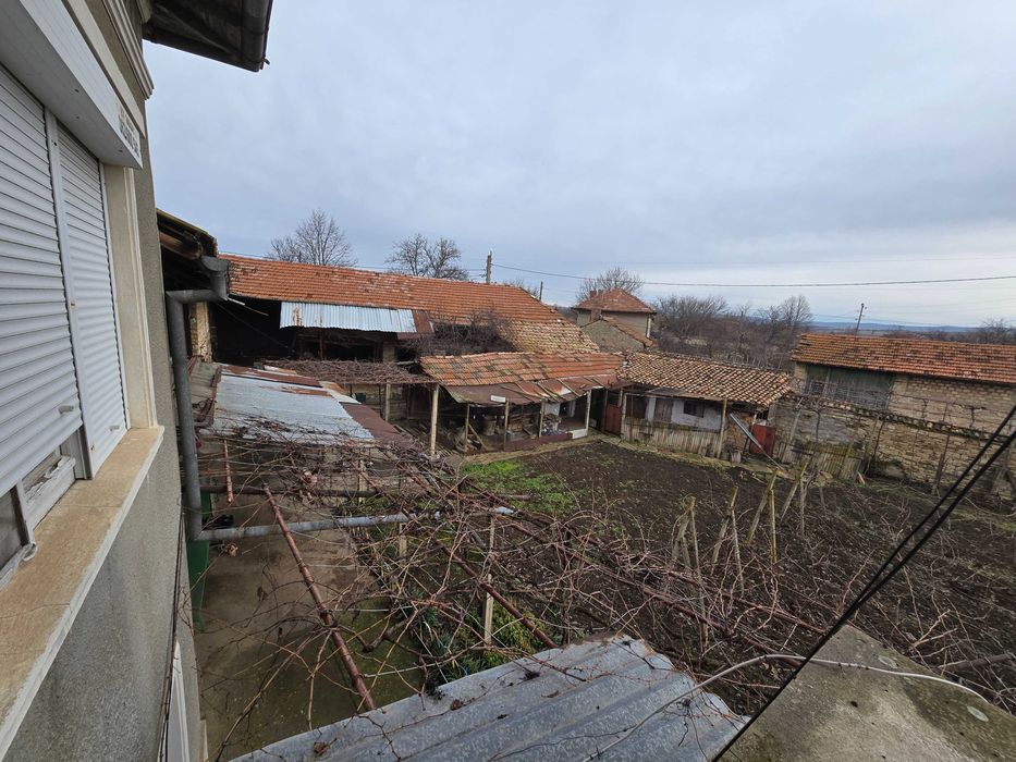 Къща в село Полски Сеновец