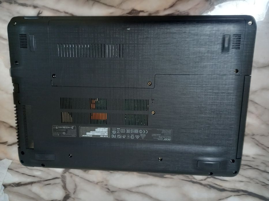 Лаптоп Acer Aspire 15.6 FHD Intel Core i5-6267U 16gb Intel® Iris 550