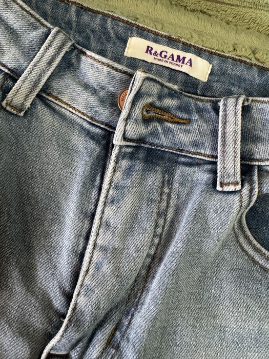 Джинсы трубы голубые