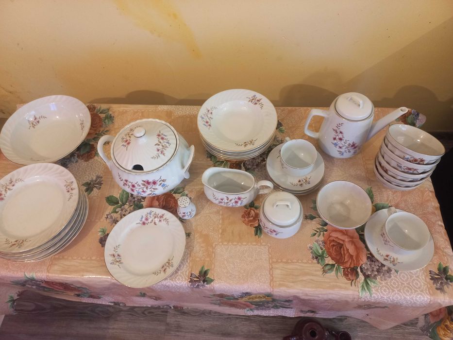 Порцеланов сервиз на Китка
