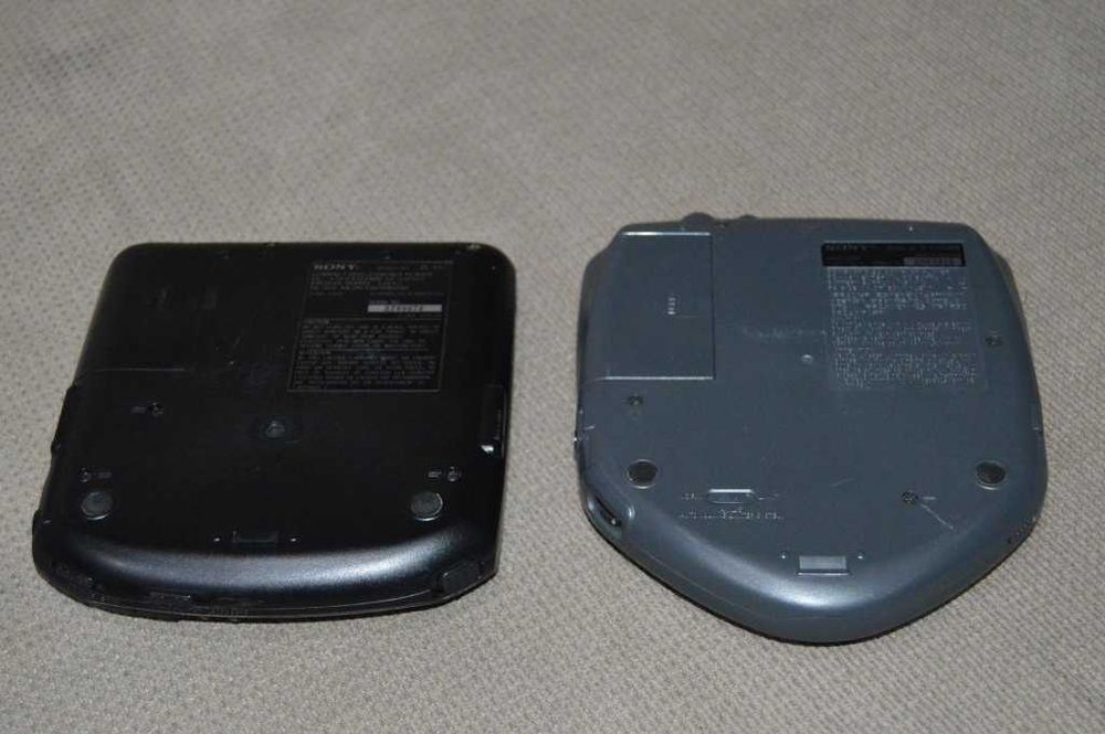 Pachet 2 buc. Sony Discman (D-133 și D-E300AN) – DEFECTE / Pentru piese sau reparație