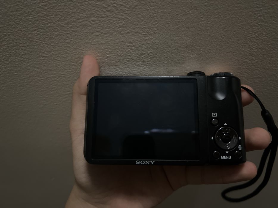 камера Sony DSC H55