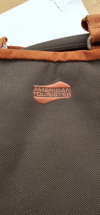 American Tourister лаптоп чанта