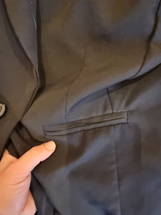 Дамско черно, късо сако с набрани ръкави