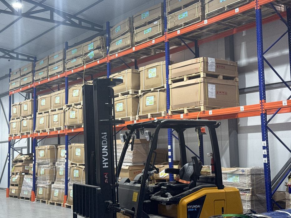 Продается  Металлические стеллажи Б/У полочные стеллажи складские