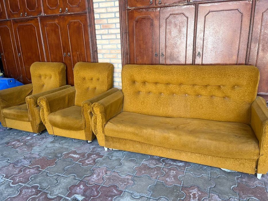 Продам старые мебели в комплекте