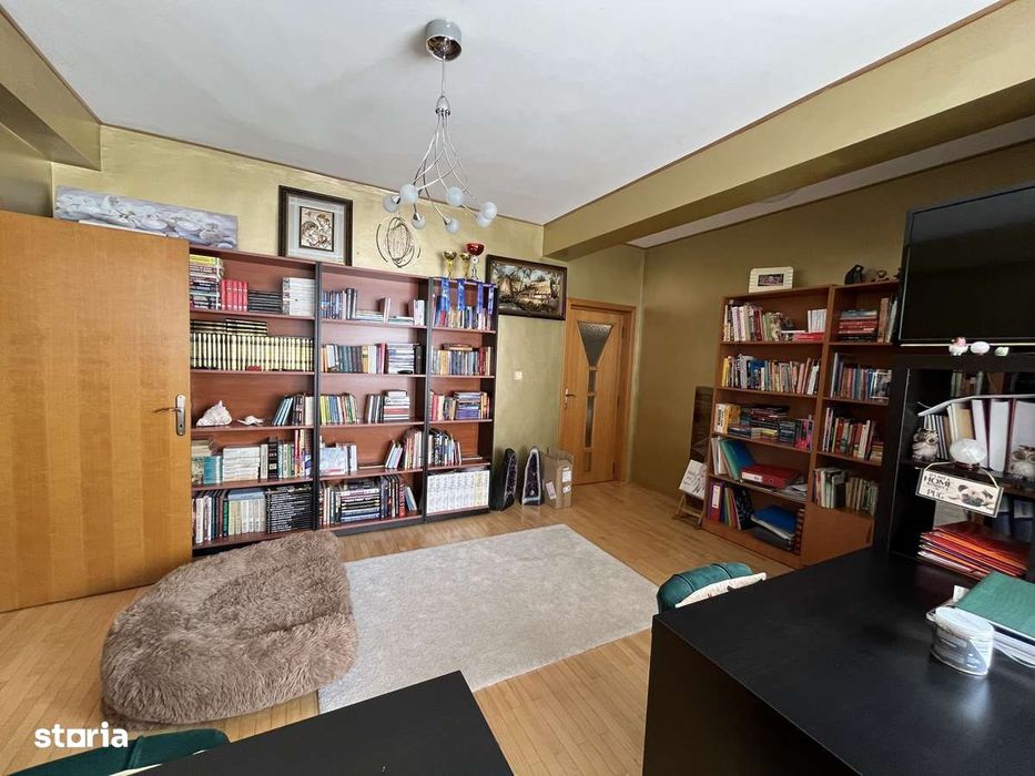 Vila 10 camere + / Valea Oltului / 620 mp utili / 2190 mp curte