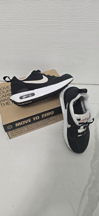Nike Air Max Dawn 'Black White' - Номер 28.5 - Запазени