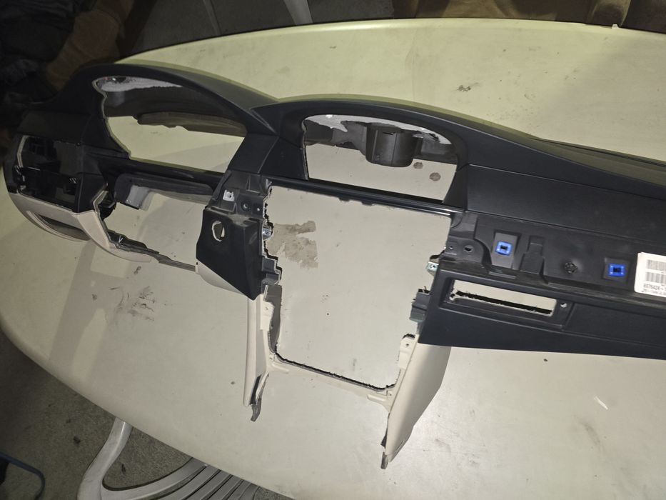 Табло е60 е61 с отвори cup holder