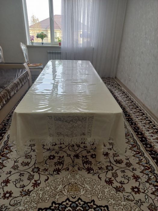 Стол гостиный для дома