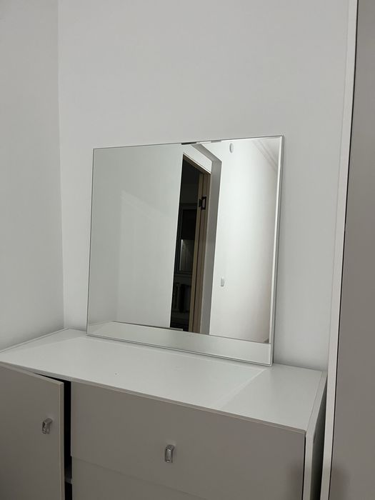 Комод с зеркалом