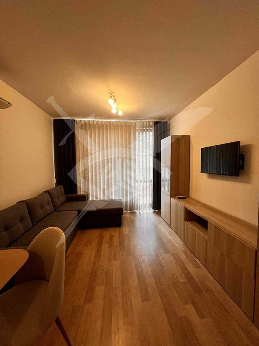 Дава се под наем Двустаен апартамент в Варна, Колхозен пазар - 70 кв.м за 598.23 € - Снимка #2