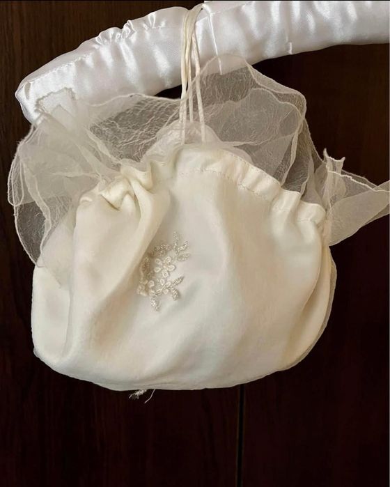 Vand rochie mireasa