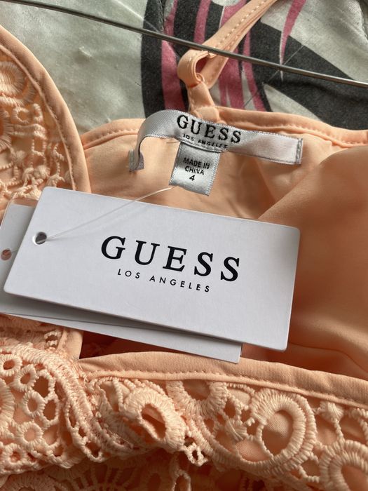 Нова официална рокля GUESS с етикет