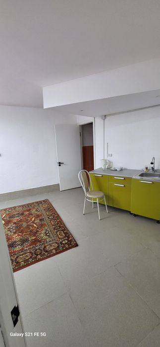 Комната в жилом дома, посуточно  .