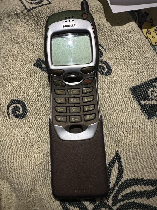 Продавам Nokia 7110