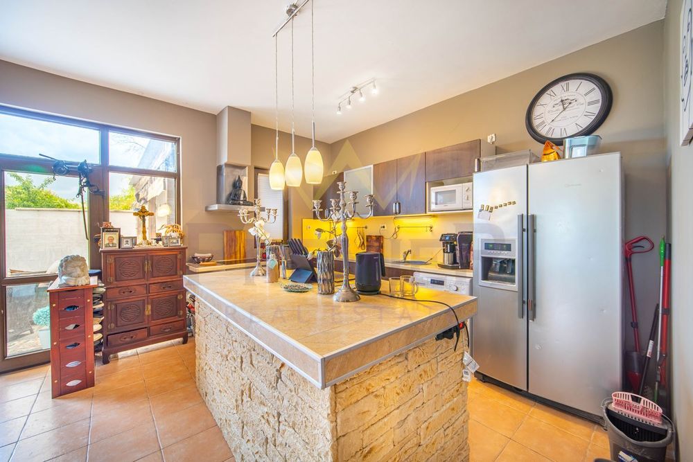 Продава се Къща в Варна, Изгрев - 180 кв.м за 1131 €/кв.м - Снимка #5
