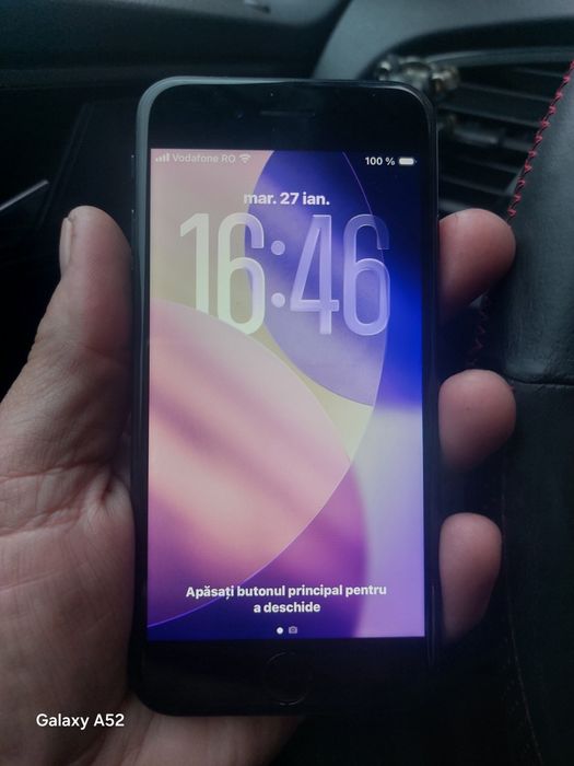 Iphone SE 2020. baterie 83%