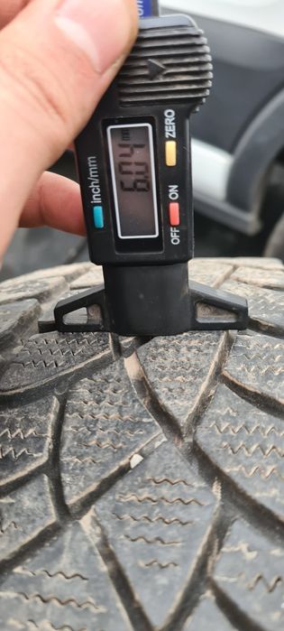 Гуми 215 40 17 дънлоп