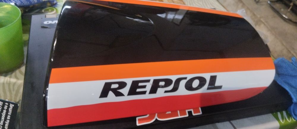 Продавам  капак за седалка от cbr600r 2007