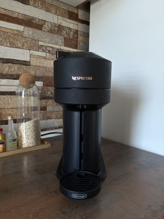 aparat de cafea Nespresso Vertuo Next x Delonghi