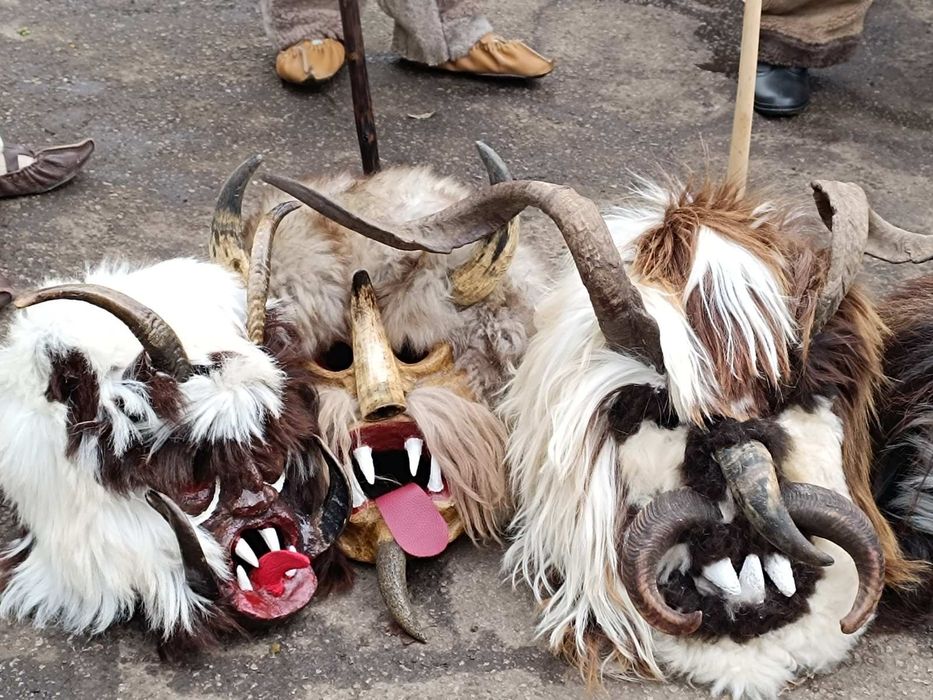 Сурвакарска  маска