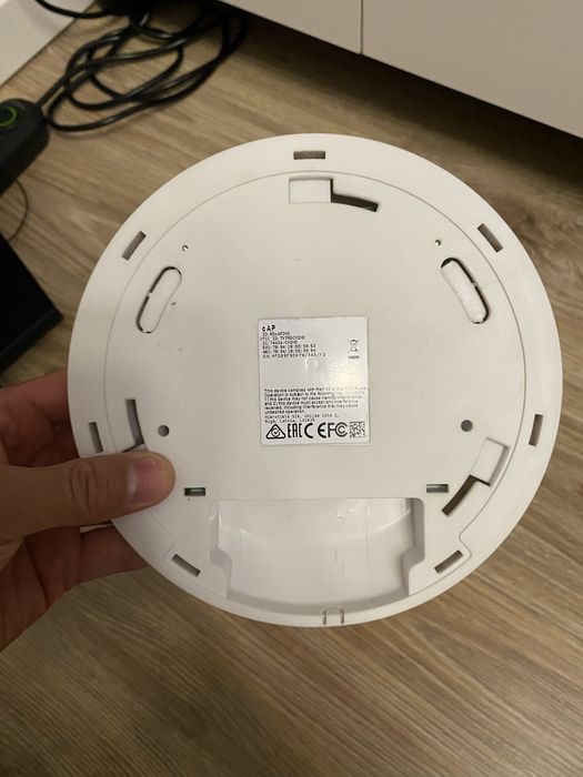 Продам Точка доступа MikroTik RBcAP2nD