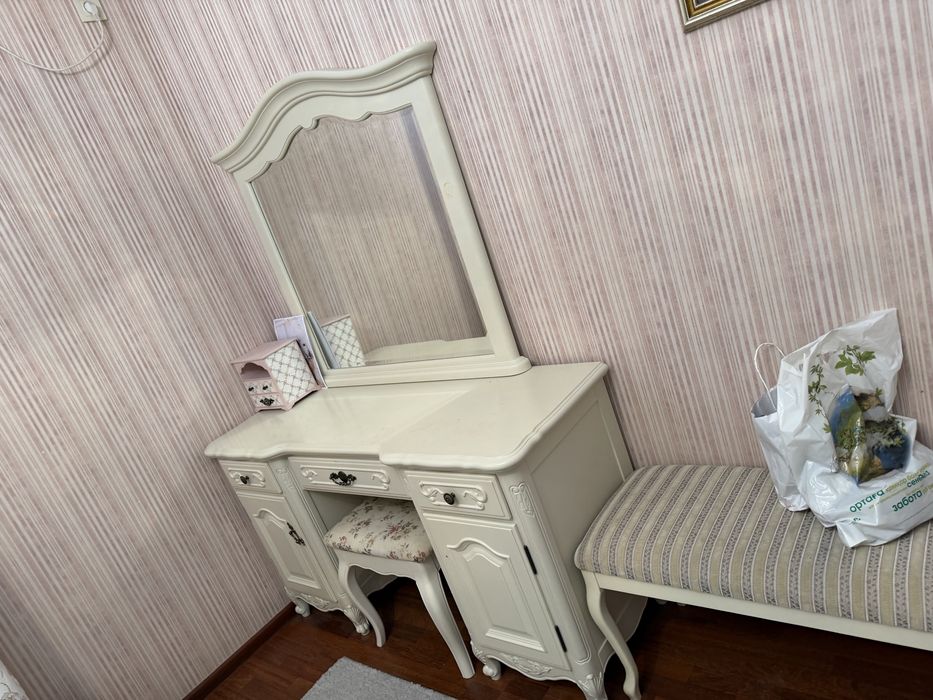 Мебель в хорошем состояним