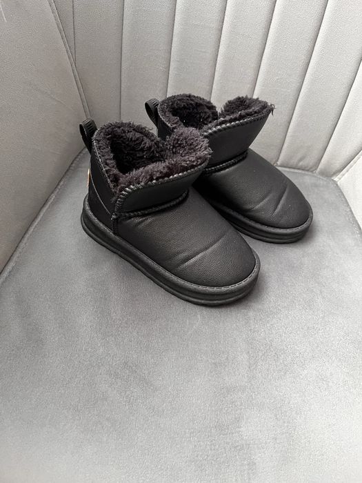 Детски дрехи и маратонки