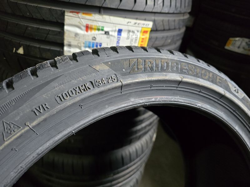 235/40/19 BRIDGESTONE 4бр