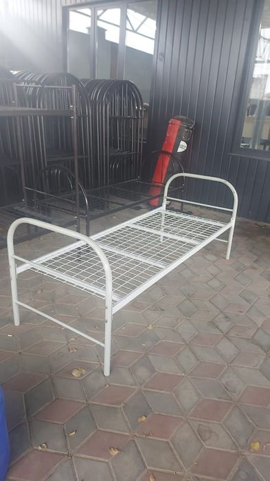 Двухъярусная металлический кровать