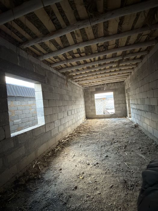 Uchaska sotiladi karobka holatida