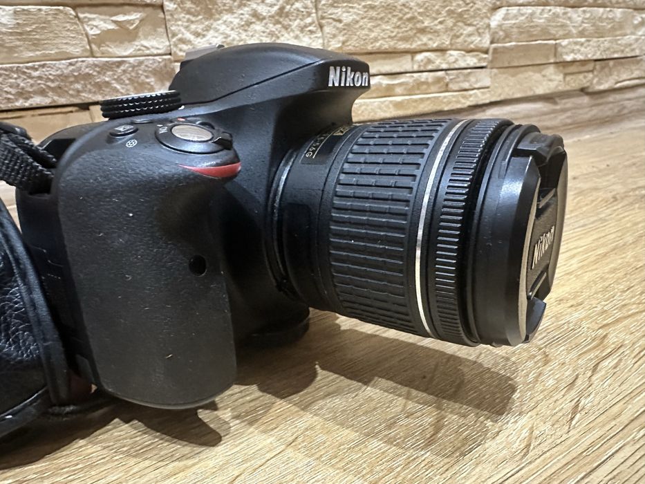 Зеркалка Nikon D3300