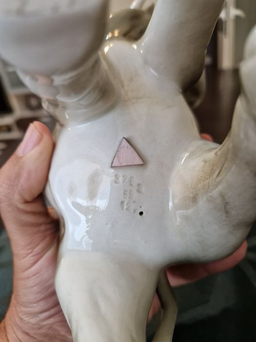 Топ Рядка антикварна колекционерска порцеланова фигура Royal Dux
