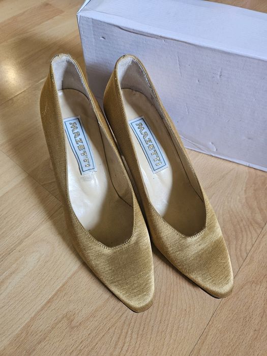 Дамски обувки от сатен N 37