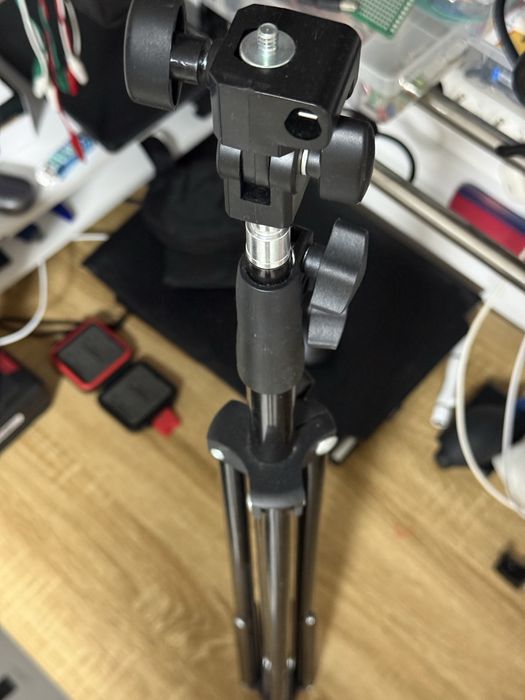 Accesorii foto: Trepied , stativ, blenda, filtre 67mm, capac EF +++