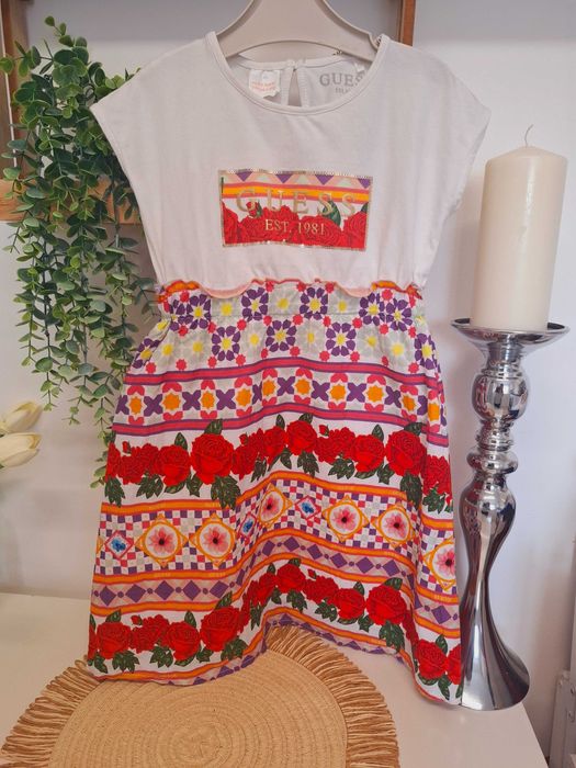 Рокля на марката Guess
