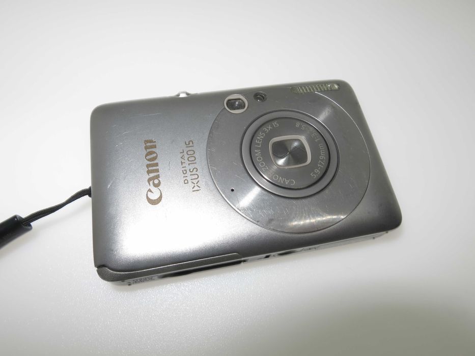 Canon Digital IXUS 100 ултра компактен фотоапарат камера, комплект