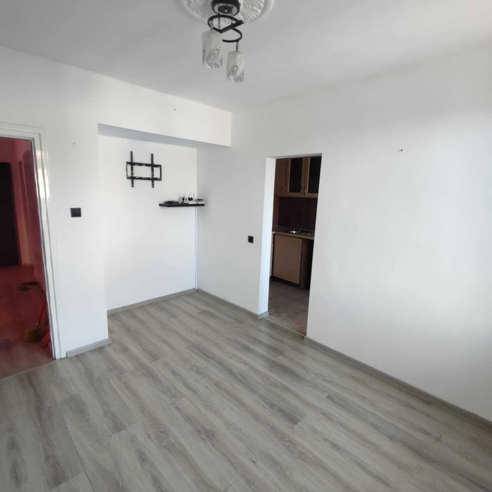 Продава се Етаж от къща в Шумен, 2-ри корпус - 119 кв.м за 922 €/кв.м - Снимка #3