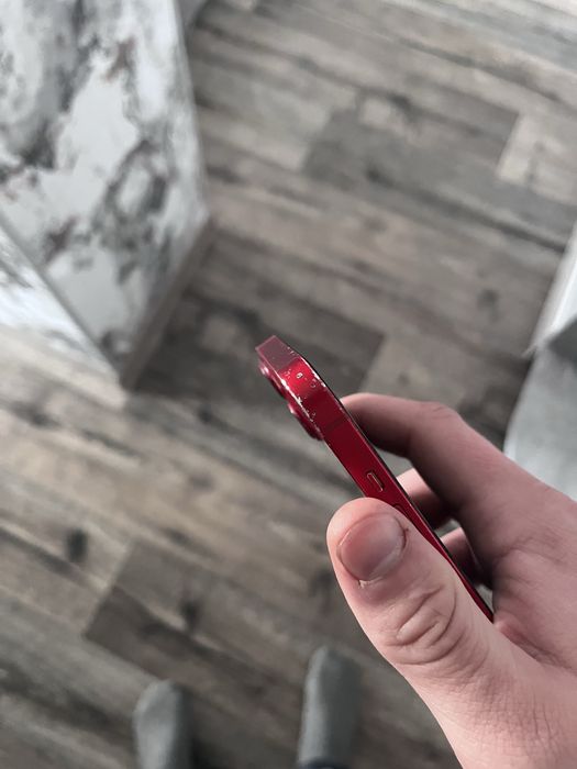 Продам два айфона 13