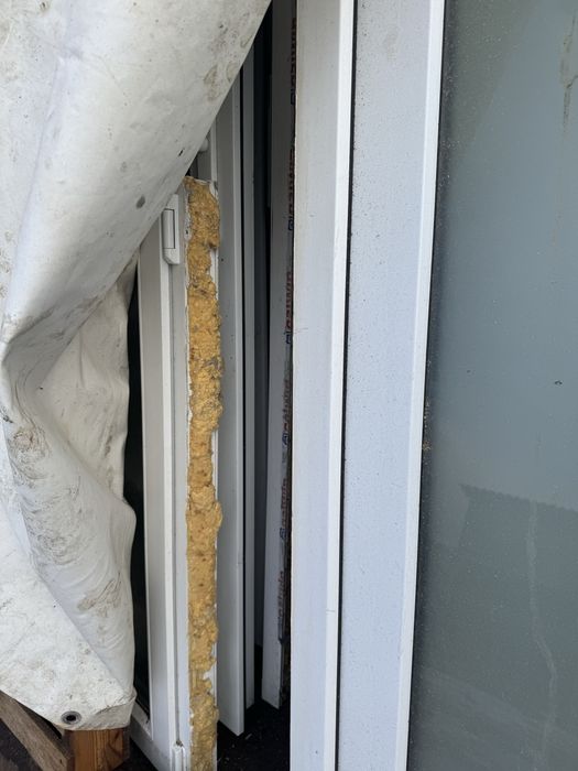 Продается пластиковый дверь бу