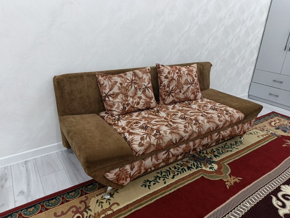 Продается тахта в отличном состоянии
