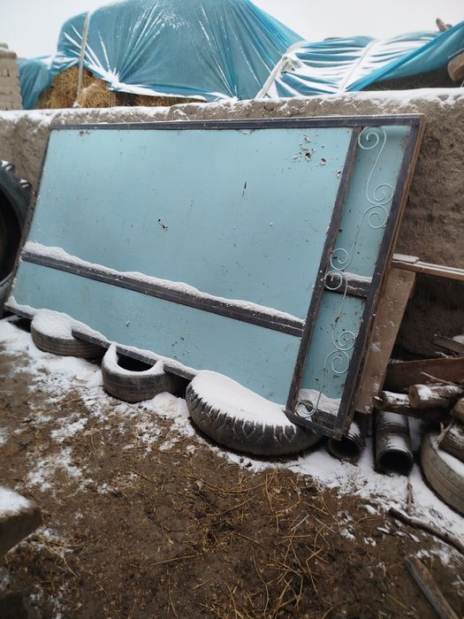 Дарвоза сотилади