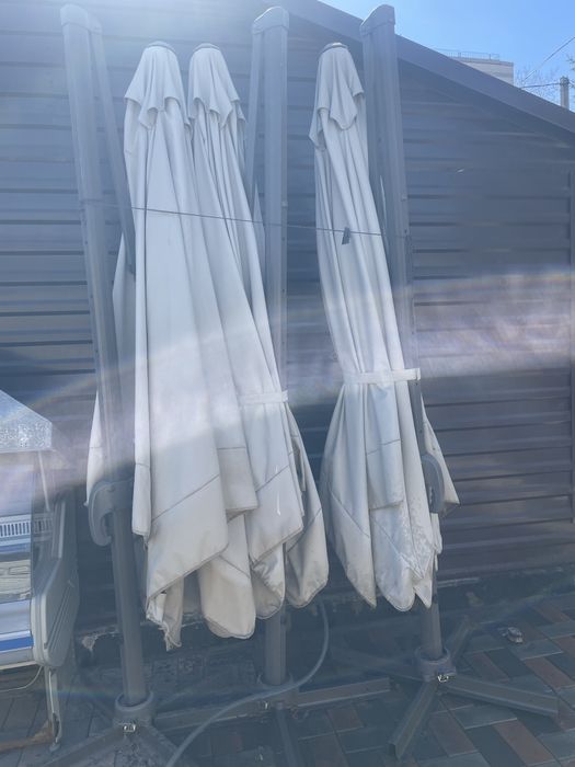 Прдам зонт  большой для кафе, дачи и дома.