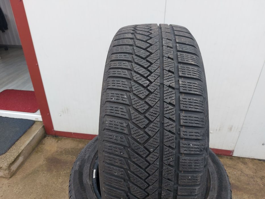 125 lei bucata! Set anvelope M+S/IARNA 225 50 17 Continental