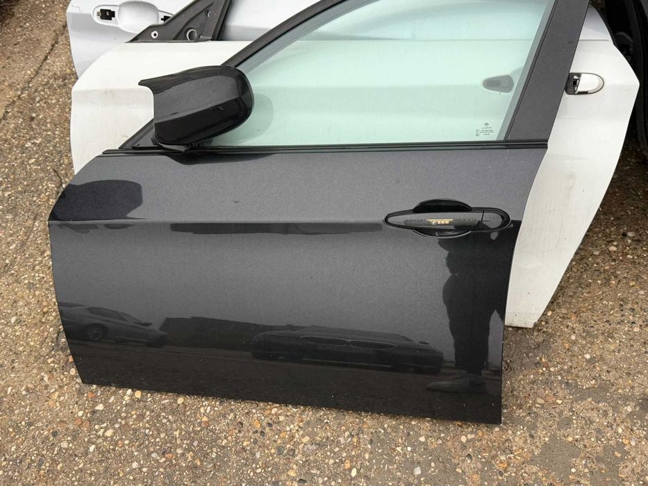 Usa stanga fata BMW seria 3 E90 E91 Black Sapphire Metallic 475