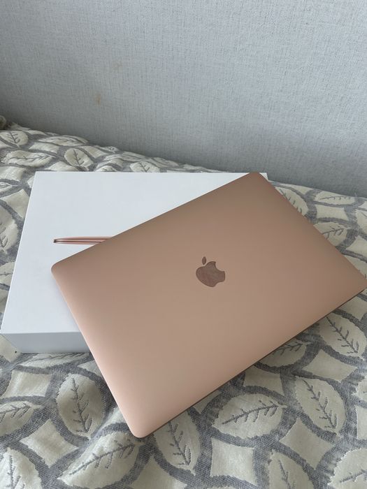 продам MacBook air m1