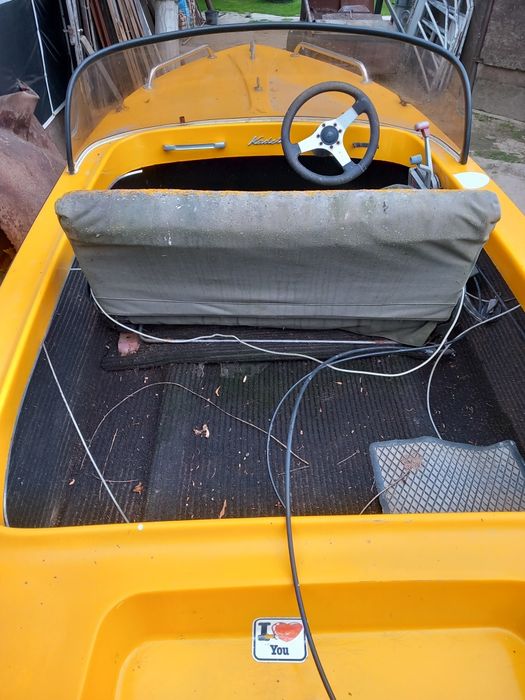 Barcă agrement cu motor 25 de cai